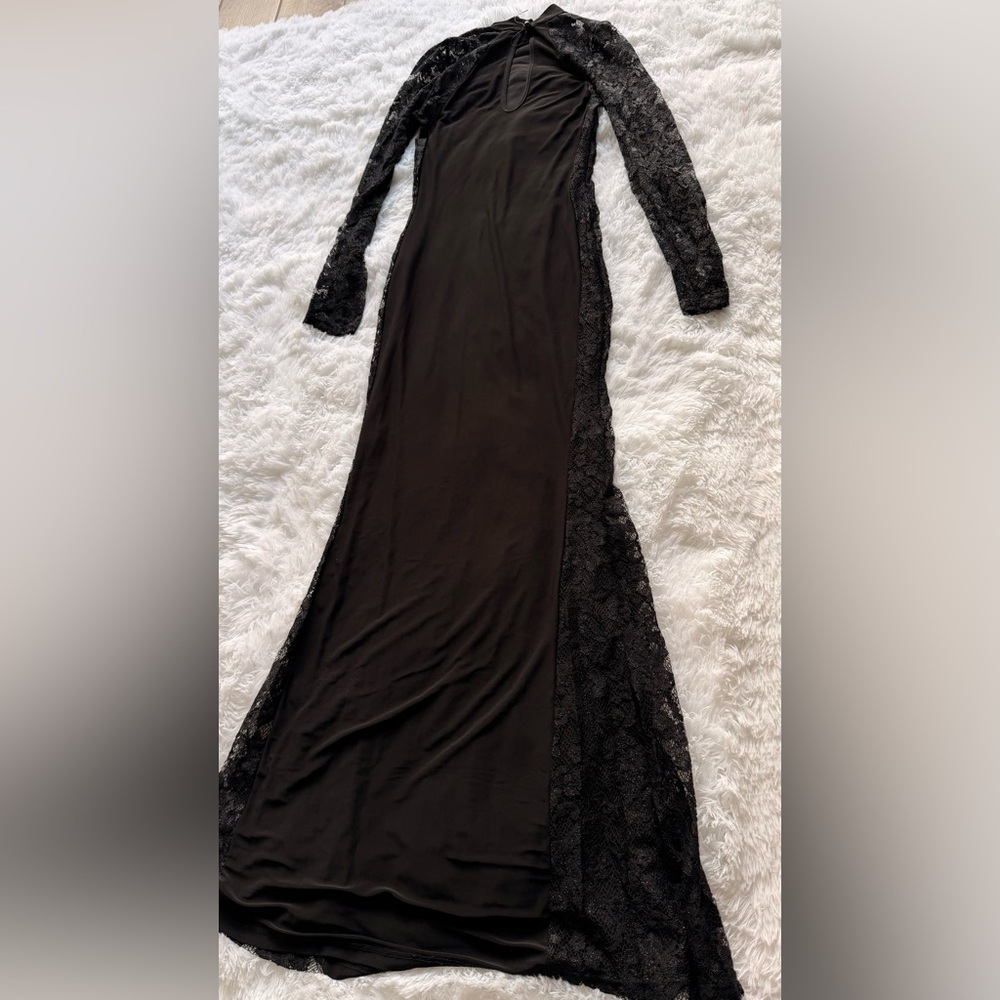 Elegant Black Lace Evening Gown